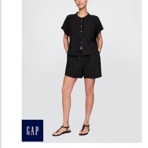 Black cotton gauze easy shorts